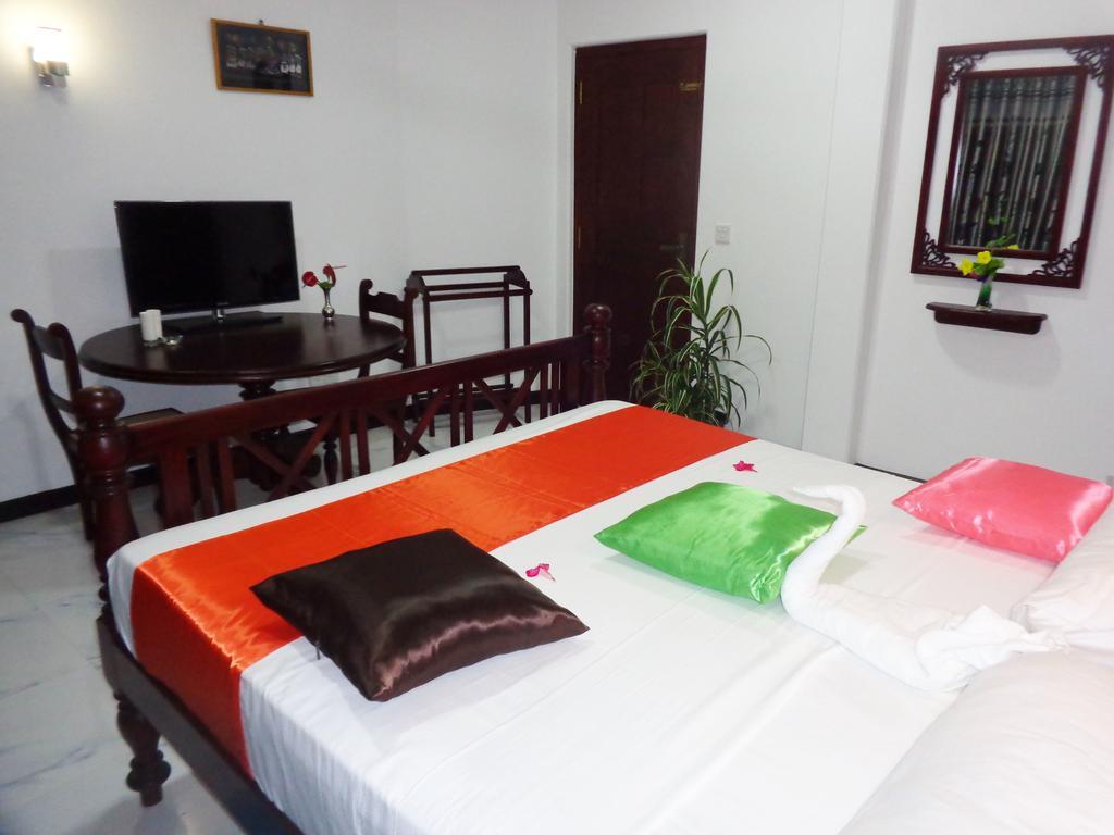 Hotel Italia Ambalangoda  Exterior photo